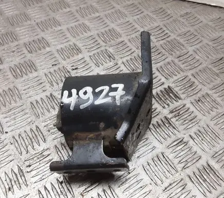 Hyundai Getz Engine mount bracket