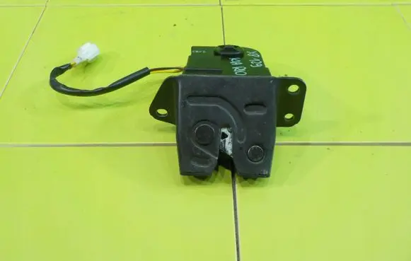 KIA Rio Tailgate exterior lock 