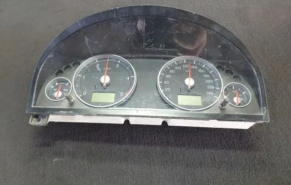 Ford Mondeo Mk III Speedometer (instrument cluster) 3S7F10841