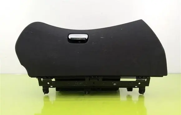 Alfa Romeo 147 Glove box 