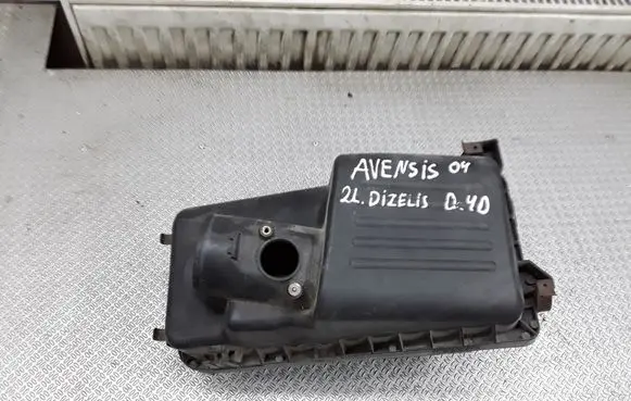 Toyota Avensis T250 Air filter box 