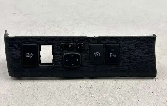 Wing mirror switch