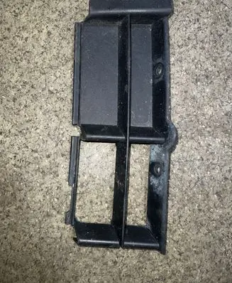 BMW 5 E39 Front bumper lower grill 8235640
