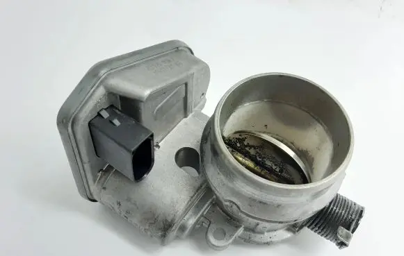 BMW X1 E84 Throttle valve 7804373