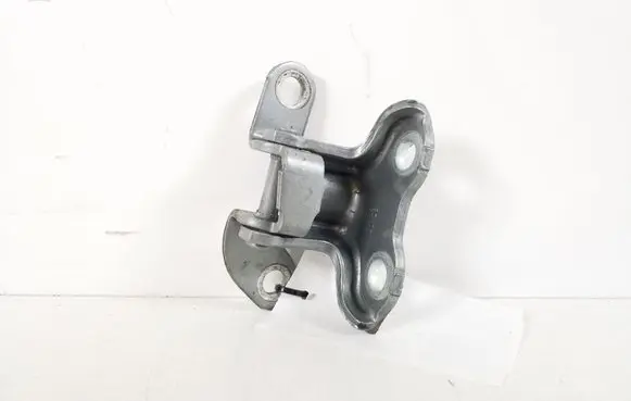 Toyota Avensis T270 Rear door upper hinge 68760-0H010