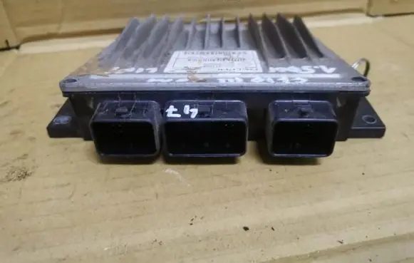 Renault Clio III Engine control unit/module ECU 8200911560