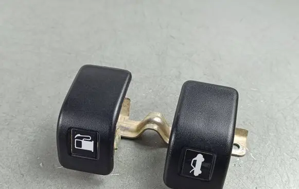 Honda CR-V Fuel cap release pull handle