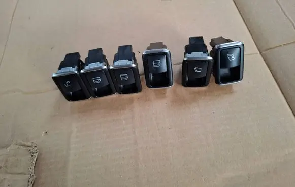 Mercedes-Benz GLS X166 Tailgate opening switch A1668707610