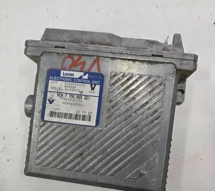 Volvo S40, V40 Engine control unit/module 7700868321 7700103515A R04080002D