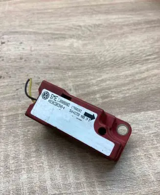 Volkswagen Golf IV Airbag deployment crash/impact sensor IJ0909606D 5WK42350 Used