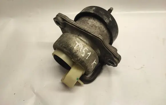 Engine mount bracket
