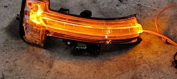Nissan Qashqai J12 Mirror indicator light 23584034 VW03ST01032