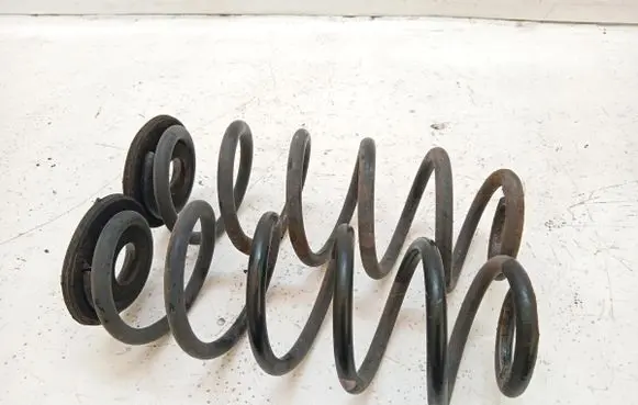 Volkswagen Golf V Rear coil spring