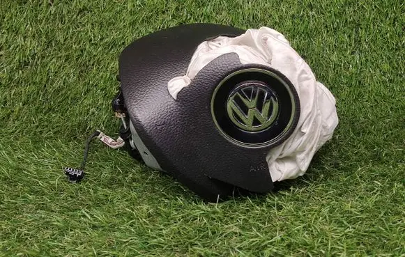 Volkswagen Jetta USA Steering wheel airbag 17A880201F 641877000
