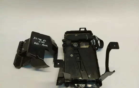 Volvo XC40 Battery bracket 32348533