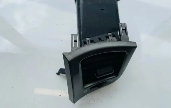 Toyota Avensis Verso Dash center air vent grill 5565044080 55650-44080