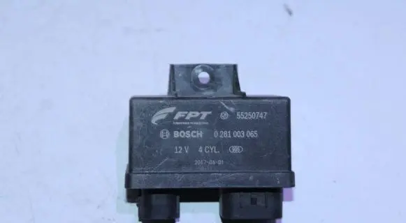 Fiat Tipo Glow plug pre-heat relay 55250747 0281003065