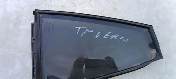 Toyota Verso Sliding door window/glass 