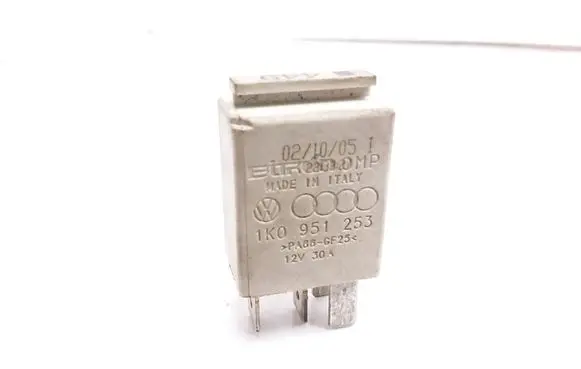 Volkswagen PASSAT B6 Hazard warning light relay 1K0951253