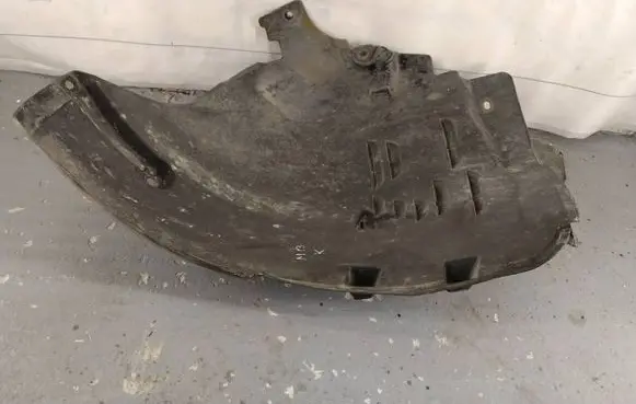 Mercedes-Benz E W211 Front wheel arch liner splash guards A2116980130
