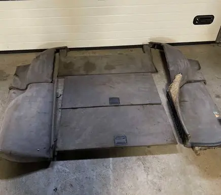 Mercedes-Benz E W124 Trunk/boot lower side trim panel 1246921489 1246921389