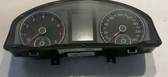 Volkswagen Scirocco Speedometer (instrument cluster) 1K8920871