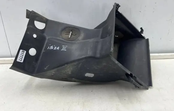 Seat Cordoba (6L) Intercooler air channel guide 6l0805639a