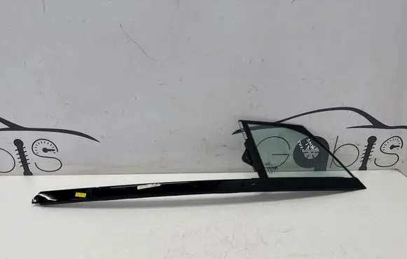 BMW i3 Front door vent window glass four-door 7289041