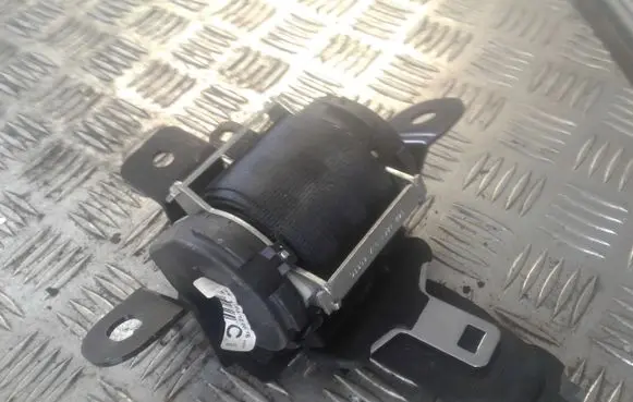 Nissan Qashqai+2 Roof seat belt 6061619