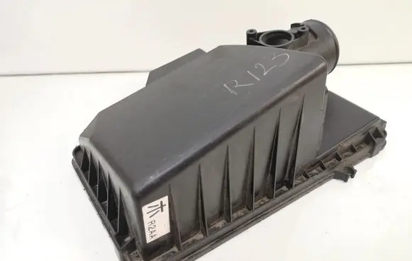 Mazda 6 Air filter box cover R2AA