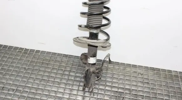 Toyota Avensis T270 Front shock absorber/damper