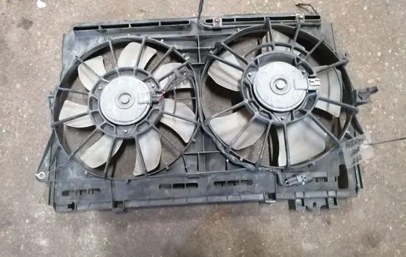 Toyota Avensis T250 Fan set 