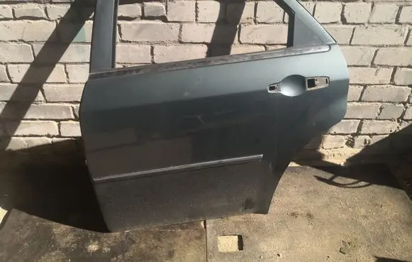 Rear door