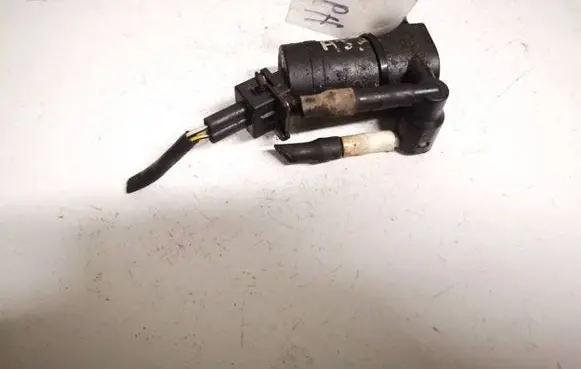 Ford Mondeo Mk III Windscreen/windshield washer pump 1s7117k624fc 1s71-17k624-fc