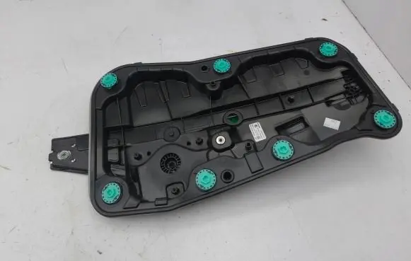 Skoda Octavia Mk4 Rear window lifting mechanism without motor 5E3839656A