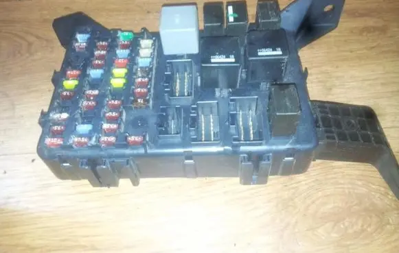 Ford Mondeo Mk III Fuse box set 4s7t14a073ab