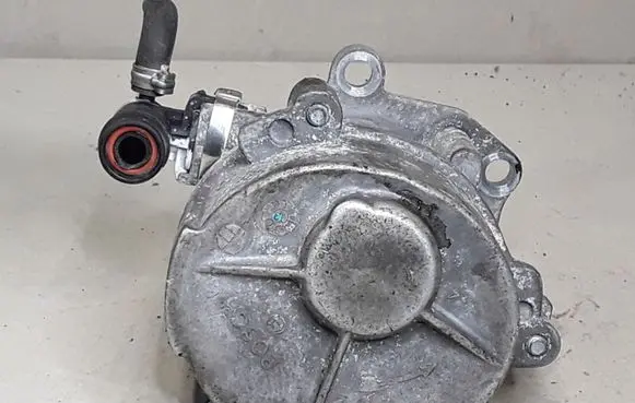 Nissan Primera Vacuum pump D163123491 2A250603
