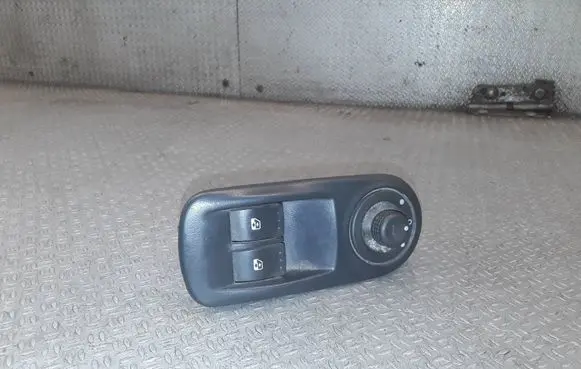 Nissan Primastar Electric window control switch 8200011867 9116523