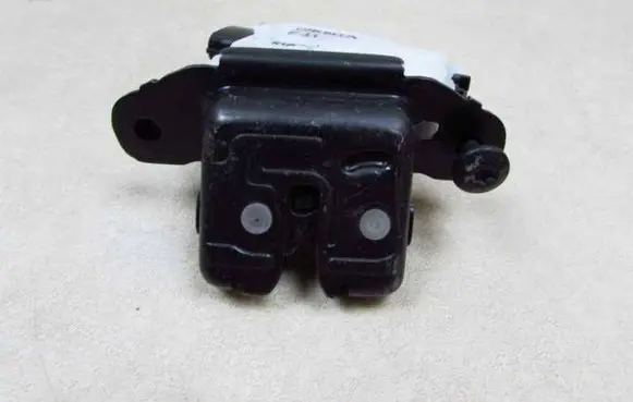 Toyota Corolla E210 E21 Tailgate/trunk/boot lock/catch/latch 55184