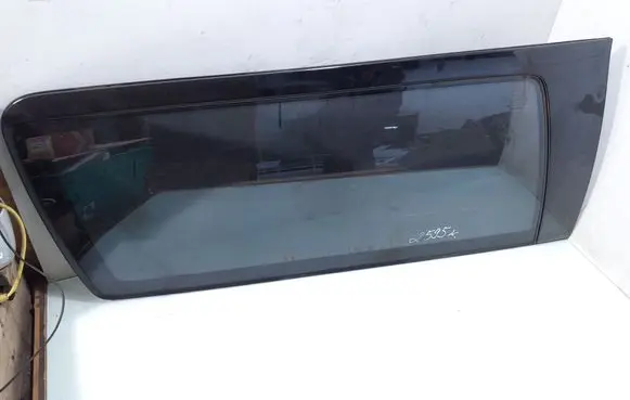 Volvo XC70 Rear side window AS2