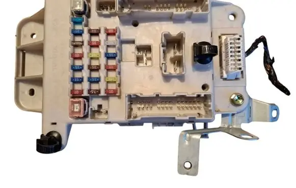 Toyota RAV 4 (XA20) Fuse module PPT25P5