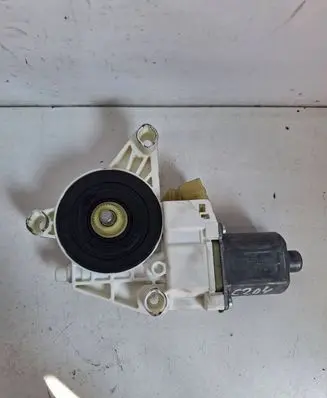 Mercedes-Benz C W204 Front door window regulator motor A2048200242 971132100