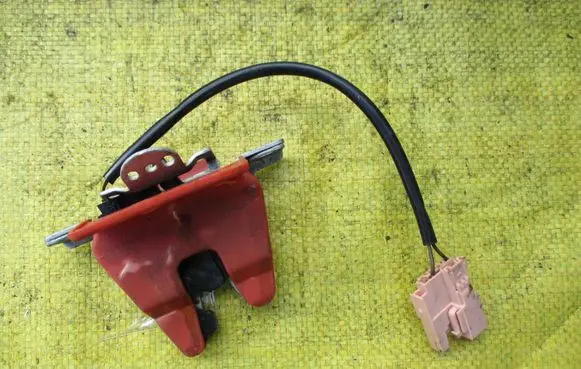 Volkswagen Fox Tailgate/trunk/boot lock/catch/latch 5Z6827505