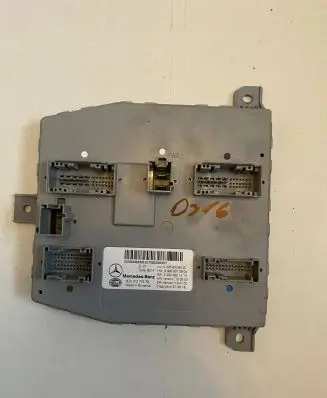 Mercedes-Benz C AMG W205 Comfort/convenience module A2059006330 A2059013904 A2229021514