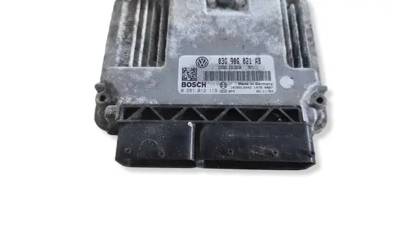 Volkswagen PASSAT B6 Engine control unit/module 03G906021AB