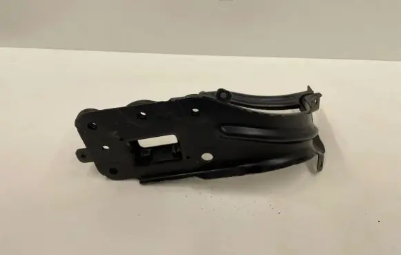 Mercedes-Benz CLS AMG C219 Side radiator support slam panel A2116204431