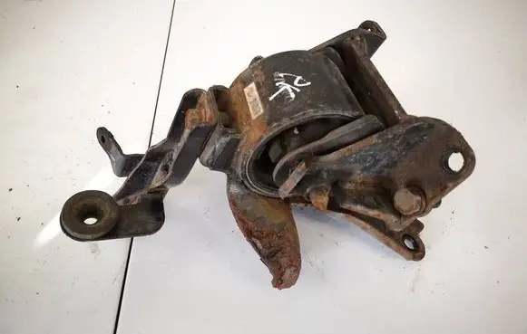 KIA Carens II Engine mount bracket