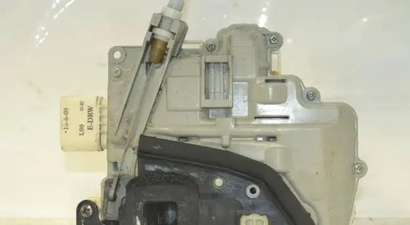 Audi A8 S8 D3 4E Front door lock 4F2837016B