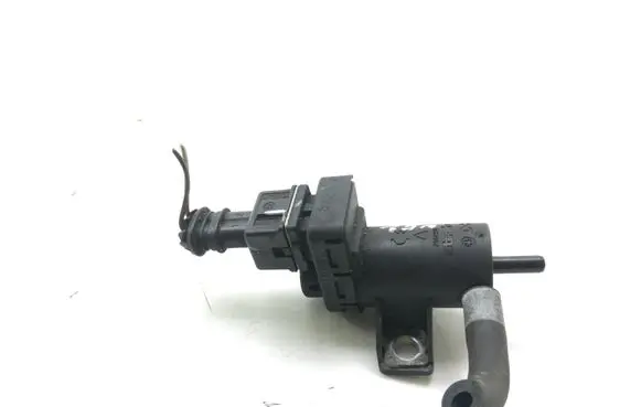 Dacia Sandero Vacuum valve 8200762162