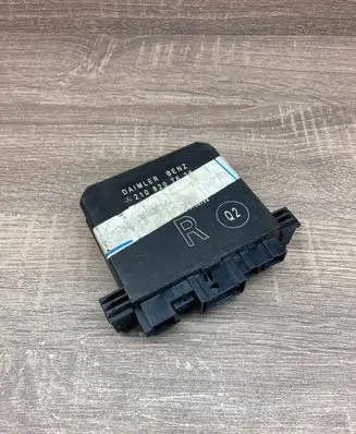 Mercedes-Benz C W202 Door control unit/module 2108207626